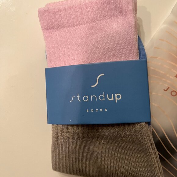 Travel Gift Set Ivy Olivia 9 Piece Refillable Kit and SinglesSwag Fay Socks New - Picture 4 of 13